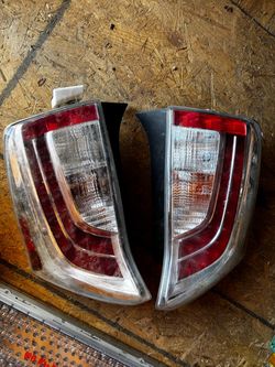 2012-2015 Toyota Prius Tail lights