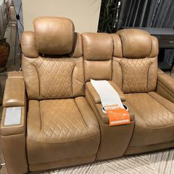 Strikefirst Nutmeg Reclining Loveseat byAshley
