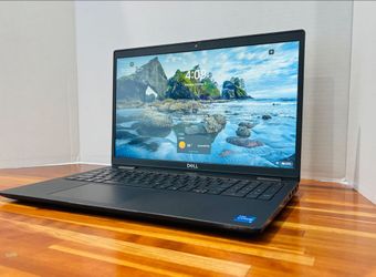 DELL LATITUDE 3520 15” 2021 Core i5-1135G7 8GB RAM 256GB SSD Windows 11 Pro