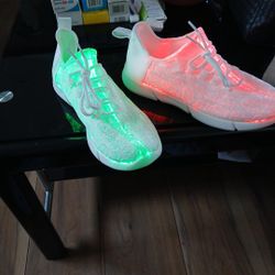 Tennis Con Luces  Size 8 New