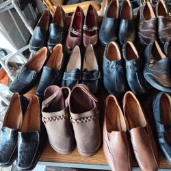 Dozens Of Pairs Of New Shoes Mostly Size 7 Some 7 And 1/2