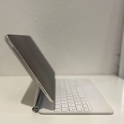 Apple Magic Keyboard 