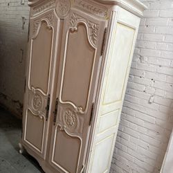 Henredon Armoire/Media Cabinet