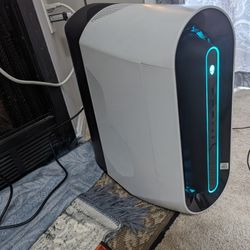 Alienware Aurora R11 Gaming, i9-10900K, 3.7GHz, 64GB RAM, 2TB Storage, RTX 3090