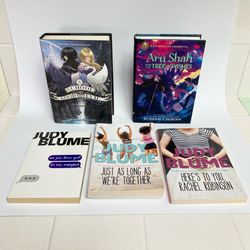 Lot of (5) Preteen Books
