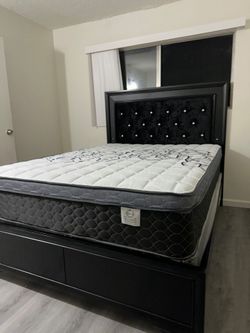 Queen Size Mattress Pillow Top New Bedframe not included sold separately