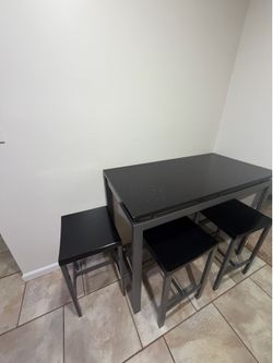 Bar Height Table with 4 Stools