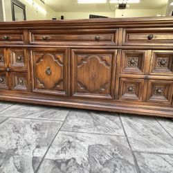 Dresser and night stands 