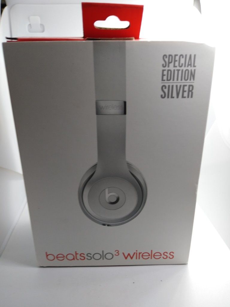 Beats Solo Wireless Headphones