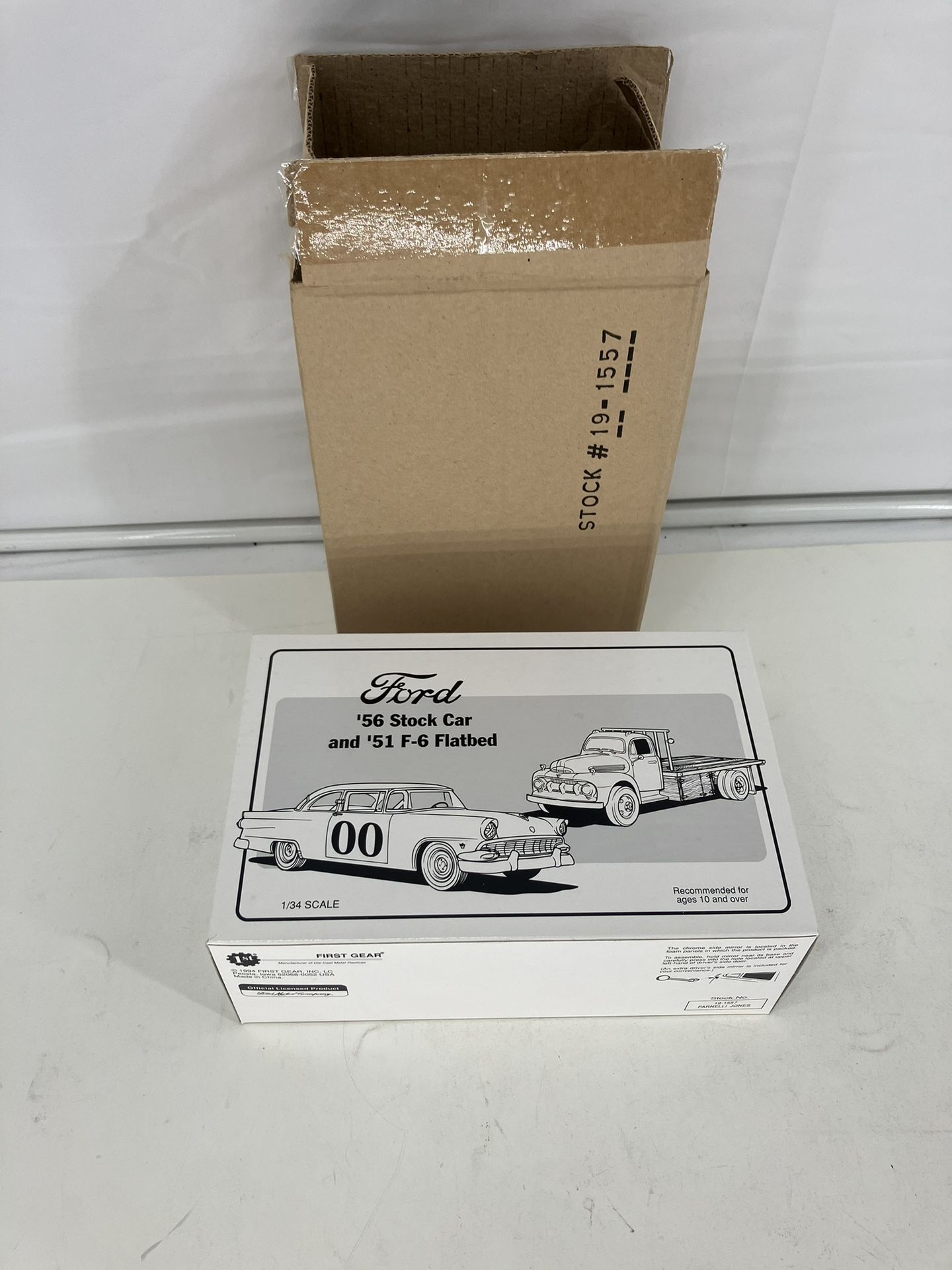 First Gear Ford '56 Stock Car And Shell '51 F-6 Flatbed 1:34 Scale