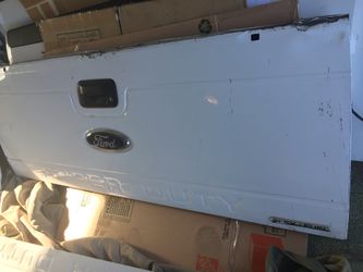 Tail gate f250