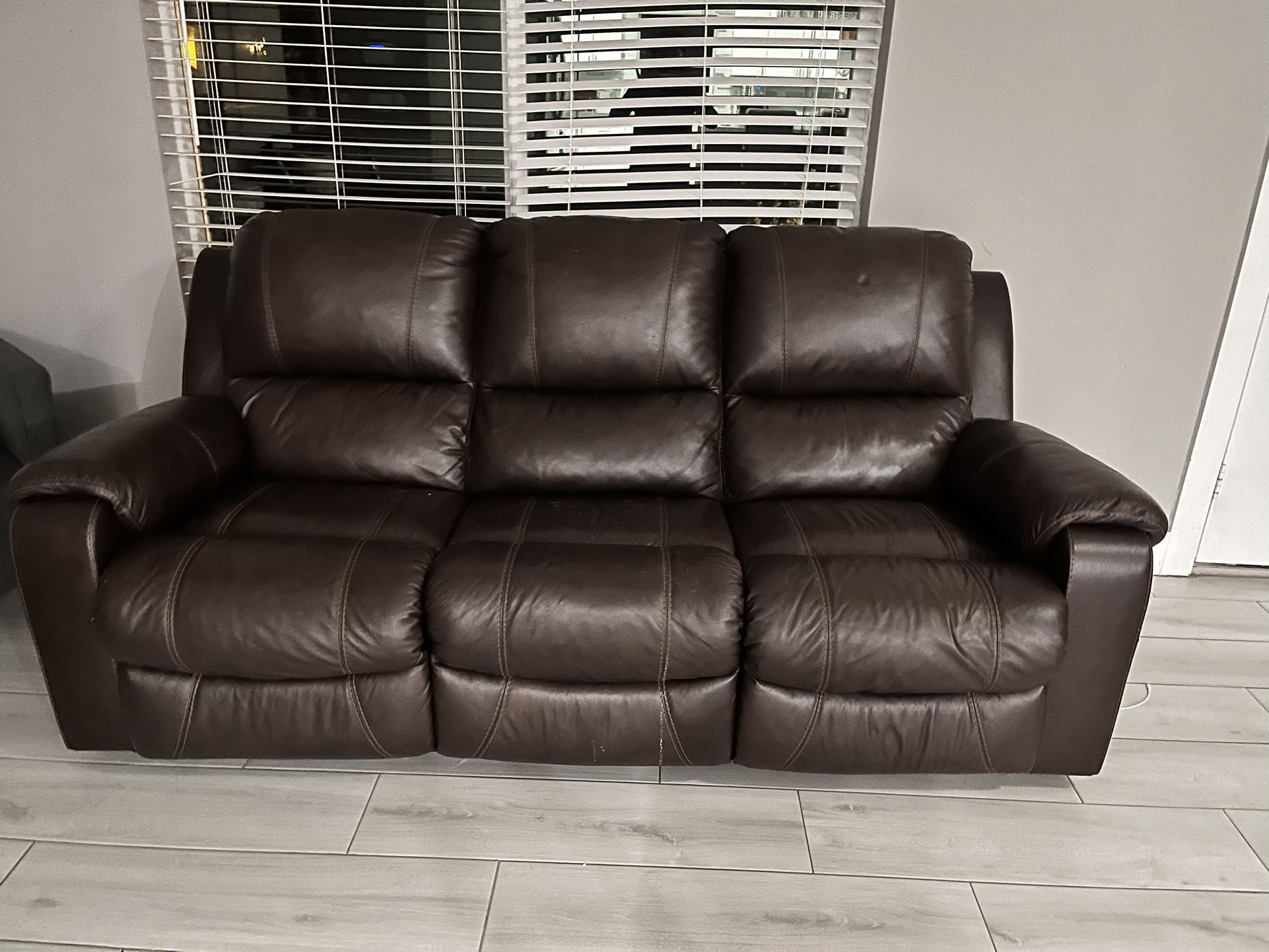 Electric Reclining Couch