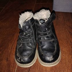 Boys shoes size 7