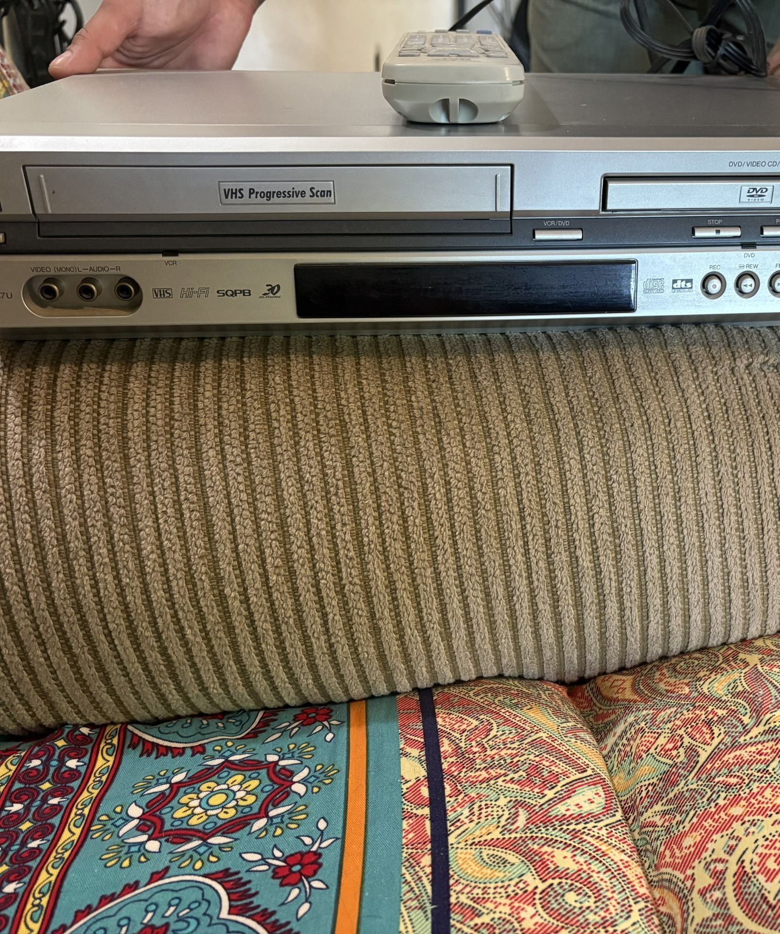 JVC CD DVD VHS Player