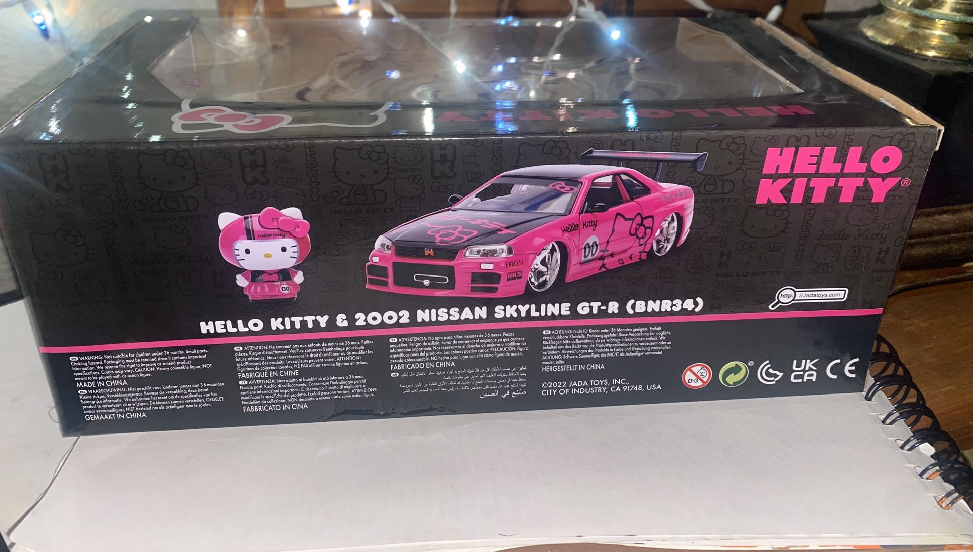Jada Hello Kitty Nissan Skyline GTR