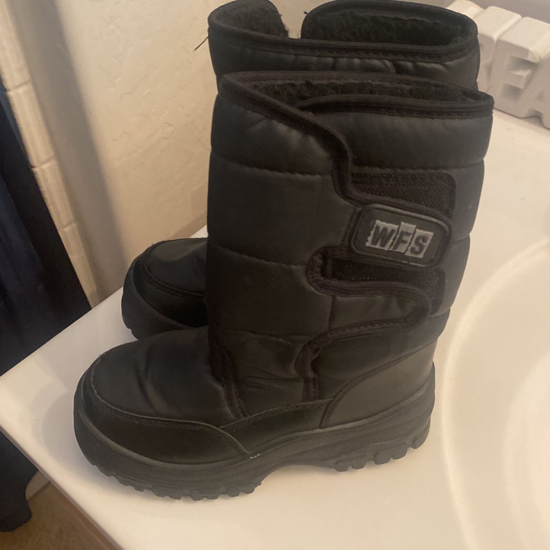 Kids Snow Boots Size 12 