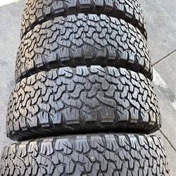 Set 275/70-18 bfgoodrich con el 80% de vida