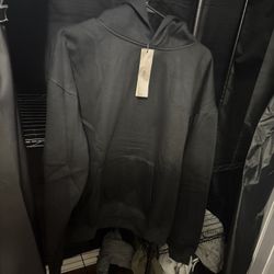 Essential Black Hoodie 