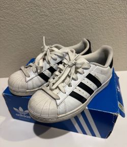 Kids Adidas size 4