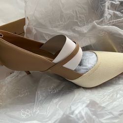 Cosy Island - Toe Heeled Pump - 9.5 US