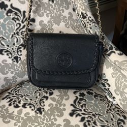 Vendo Bolsa  Negra Para Mujer