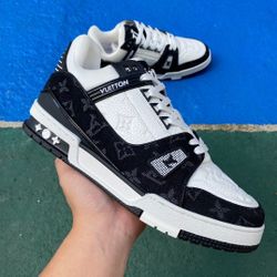 LV trainer black white sz 4-12