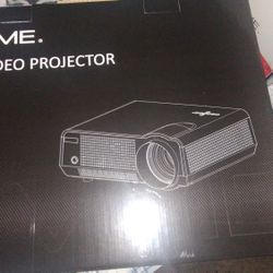Brand New Led Pro White High Lumens HD Projector 