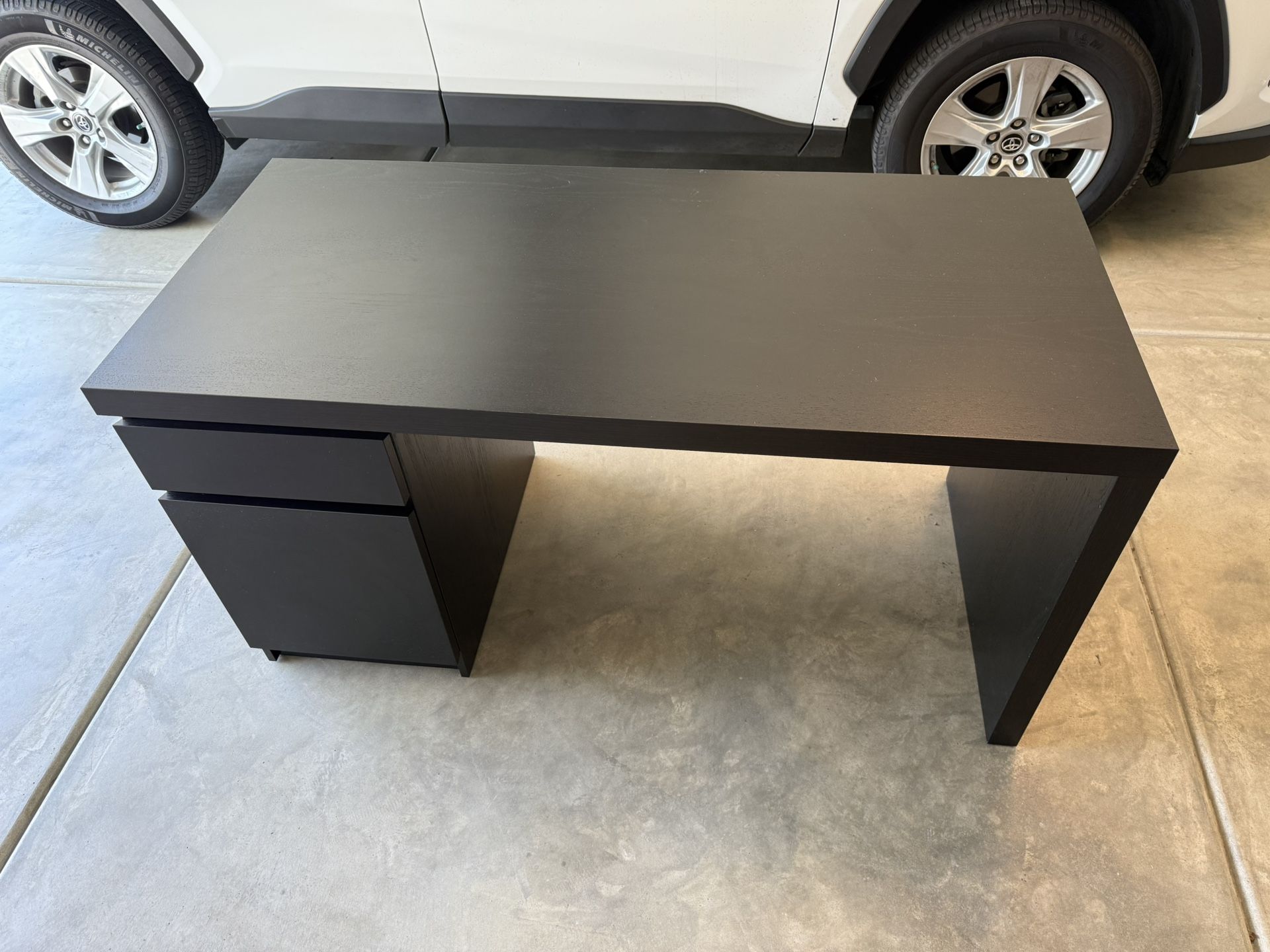 IKEA Malm Desk