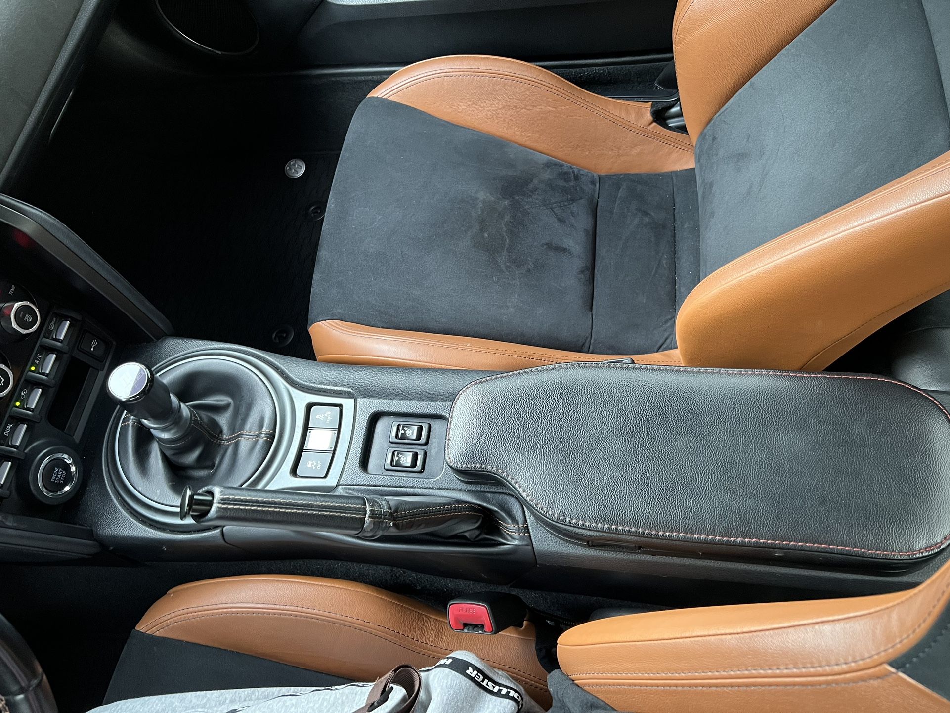 86/Brz/Frs Center Console Armrest