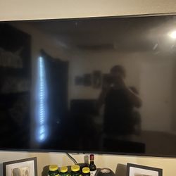 Samsung Smart tv 50 Inches Comes With Mount Need Gone Asap