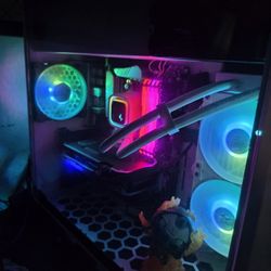 Gaming PC WITH Keybaord And Monitor 