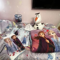 Frozen Bedding Set, Blanket and Lamp