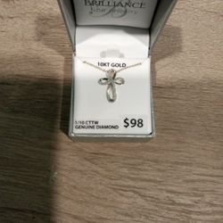 Real 10 Kt Gold Necklace With Diamonds