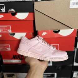 Nike Dunk Low size 4.5Y 6W  VNDS