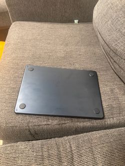 MacBook Air 13 inch m2 chip good condition