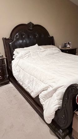Bedroom set six pieces