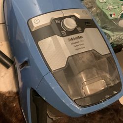 Miele Pro Vacuum Selling For 300 Regular Price About 800 Like New 