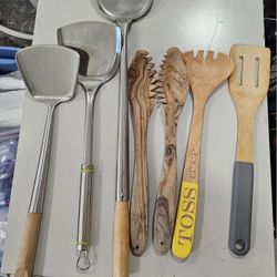 Great condition, some new metal wok spatula, wooden salad spoons.