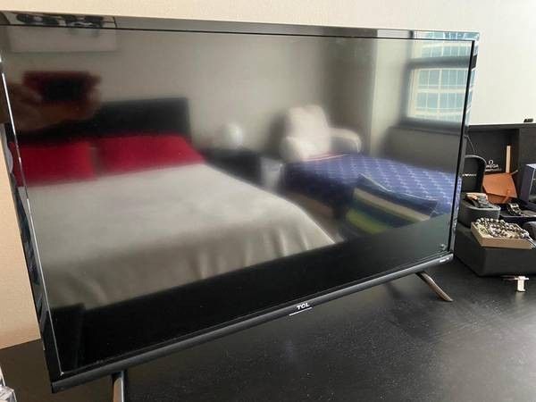TCL Roku TV 32in
