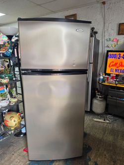Whirlpool refrigerator 67x28x28