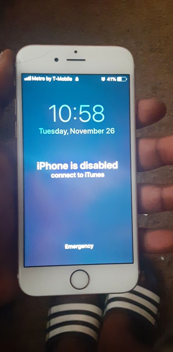 iPhone 6s locked but no icloud I forgot password