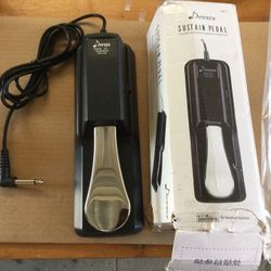 SUSTAIN PEDAL Compatible With All Electronic Keyboards And Digital Pianos. Has a N.C, N.O. Button