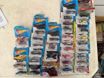 2014 Hot Wheels lot of 33 cars