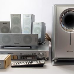 Panasonic SA-HT692 DVD Home Theater Sound System