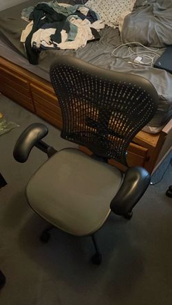Herman miller mirra