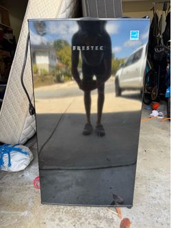 Mini fridge