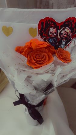 CHUCKY AND TIFFANY BOUQUET
