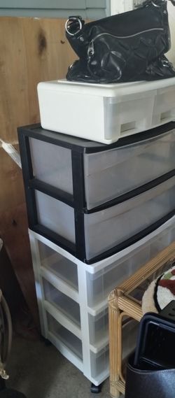 Storage containers with wheels