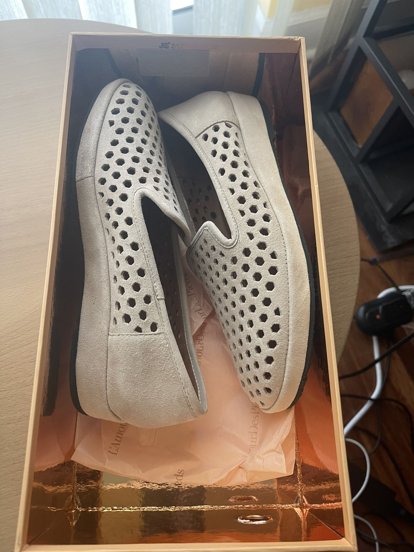 new leather girls/ womens loafers sz 6 1/2