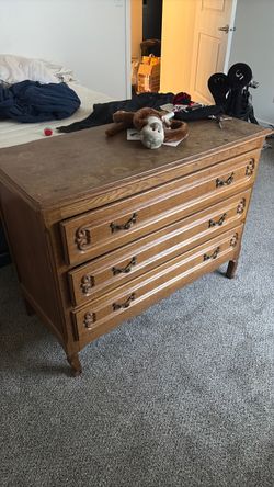 Antique Oak 3-Drawer Dresser